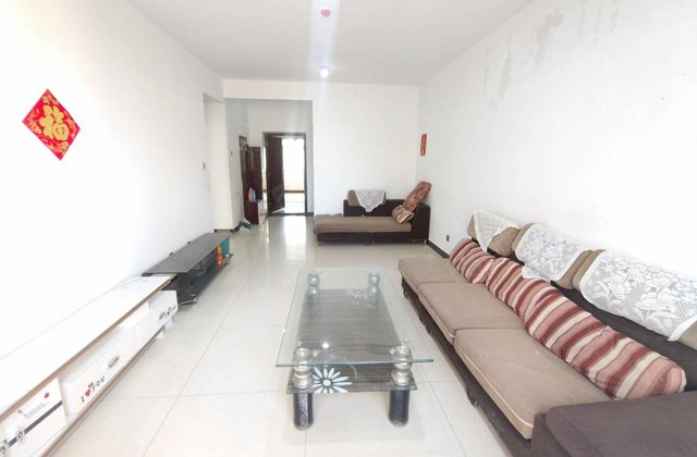 公园附近，中医院旁，带车位储藏室 中间楼层，免大税，中央帝景