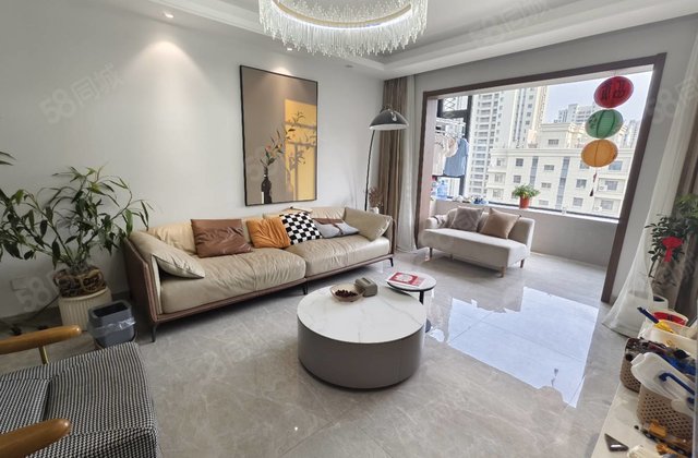 急售莲湖新城电梯洋房，精装三室两厅两卫，带车位储藏室拎包入住