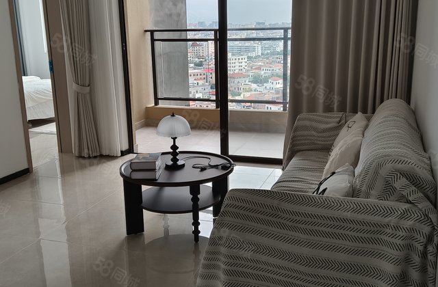 东方花梨湾1室1厅57㎡51万二手房图片