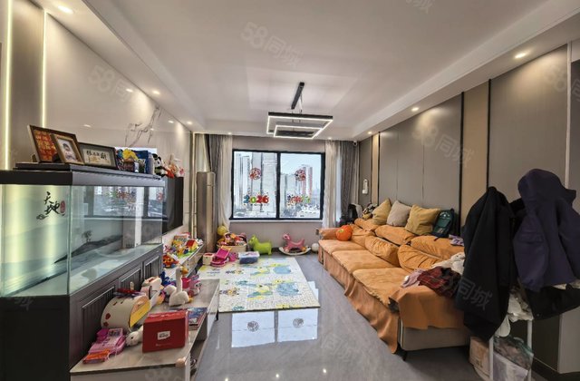 绿城百合新城精装三室东边户 领包入住 看房方便