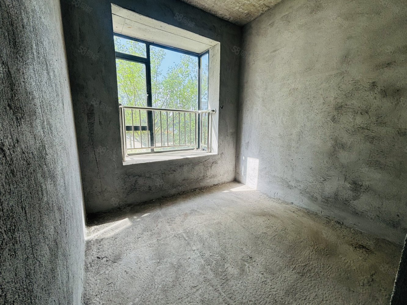 创维瑜园4室2厅2卫131㎡南北53万