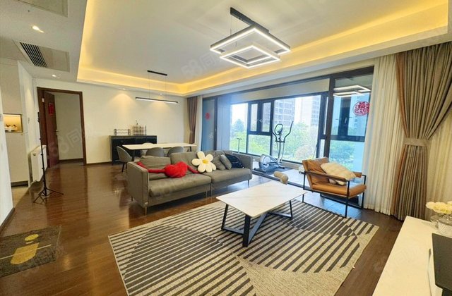 蓝光长岛国际二期4室2厅143.56㎡160万二手房图片