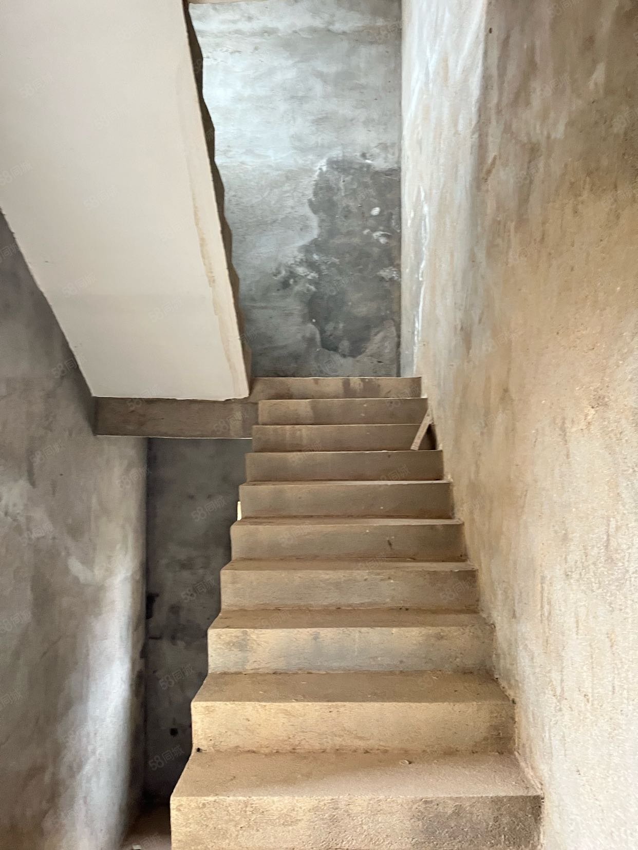 仙湖别墅6室2厅3卫288.33㎡南99.98万