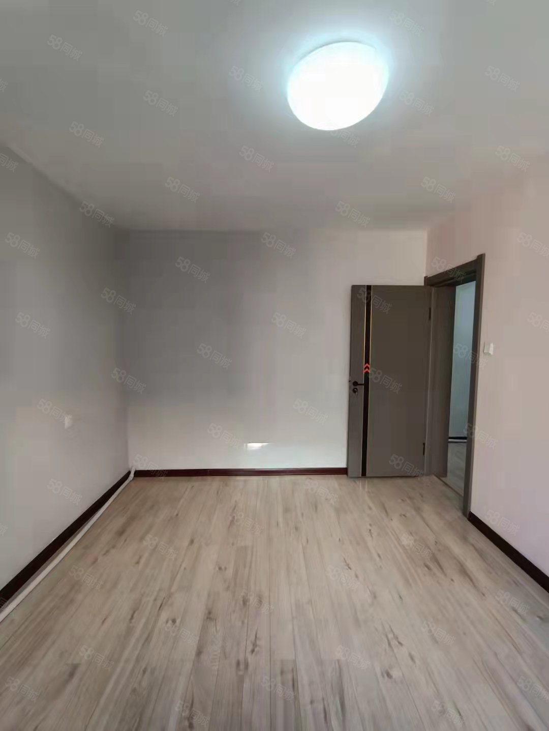 林业小区2室1厅1卫58.1㎡南北12.8万