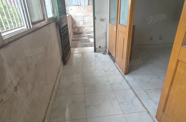 兴美花园B区3室2厅100㎡27.6万二手房图片
