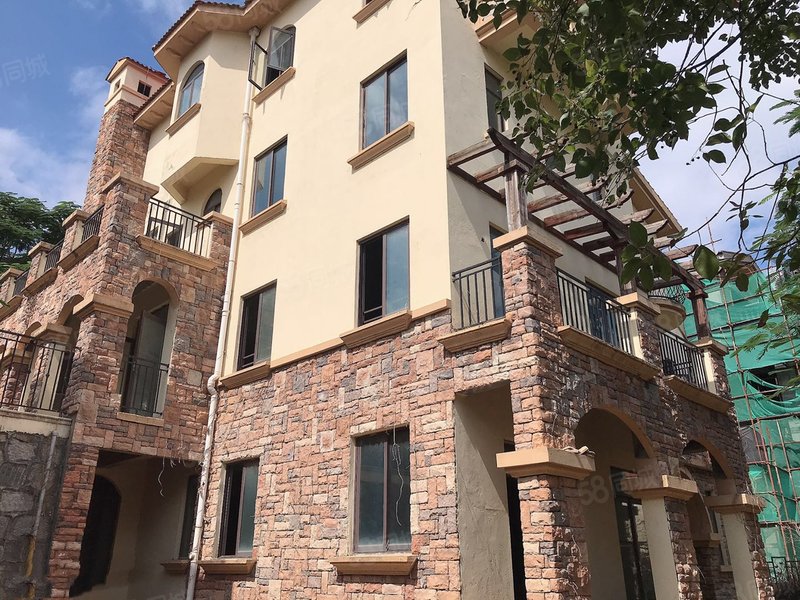 泗水溪畔 依山傍水身份象征藏珑别墅 8室3厅5卫 530平