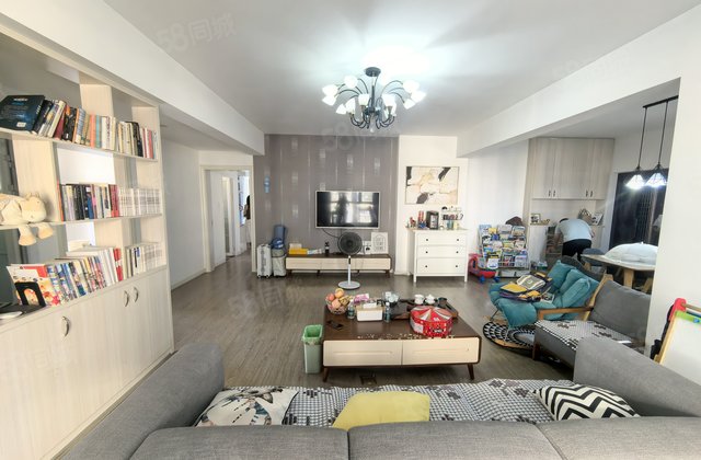 江南第一城C组团3室2厅107㎡75万二手房图片