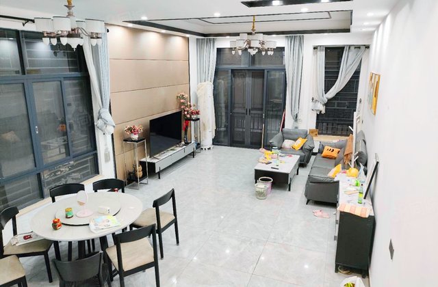 振华社区5室2厅246.7㎡240万二手房图片