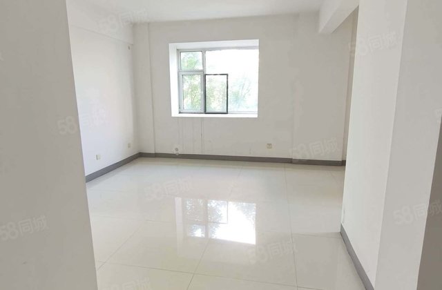 急售！宝来花园  正规三室 边户 带车位 看房方便