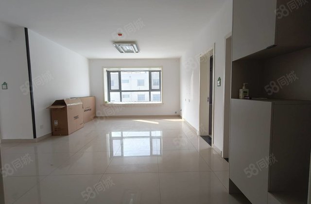 徒骇河畔次新房 滨湖新城三室边户 有车位储藏室 免大税 精装