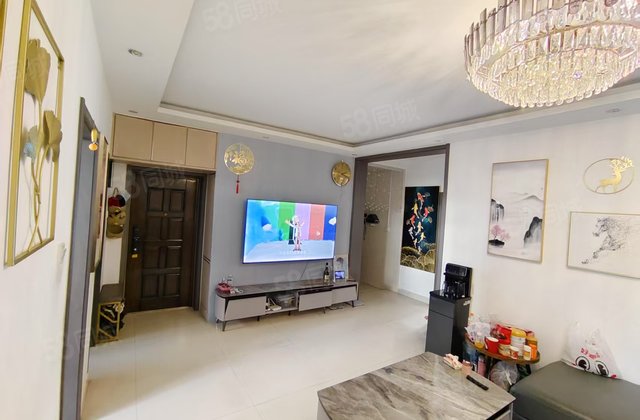 香格里小镇一期，多层  一楼带院，三室一厅一厨一卫送地下室