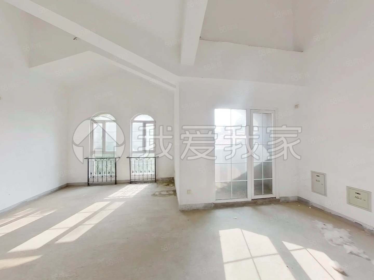 金科帕提歐(別墅)8室3廳5衛(wèi)339.65㎡南北690萬