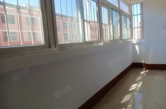 急！文轩外国语 聊大 125平中间好楼层 112万 送储