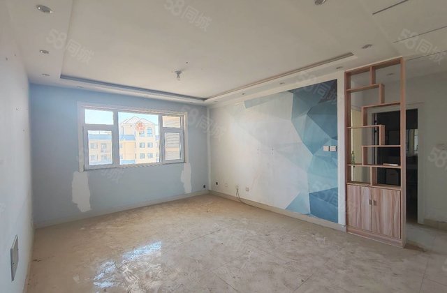 边户 客厅朝阳 三叶草 全明三室 送储有钥匙 可按揭