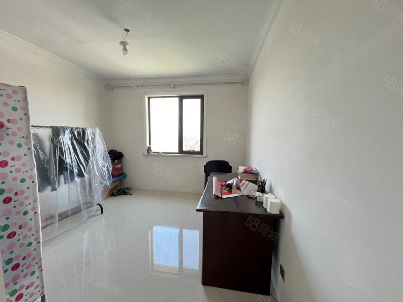 三室两卫,带车位,满五 ,随时看房,碧桂园碧草云天-通辽58同城