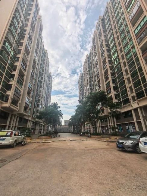 御泉名都2室2厅1卫73.62㎡南45万