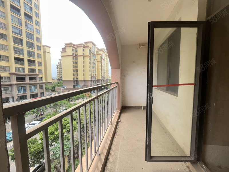 南湖花园一期电梯5楼南北通透3室2厅2卫带一个小书房随时看房