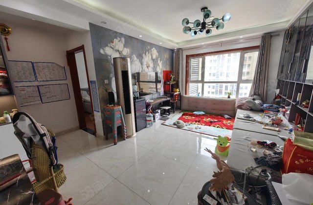 新上阿卡六期 精装三室 东户 中层 领包入住 价格可谈 带储