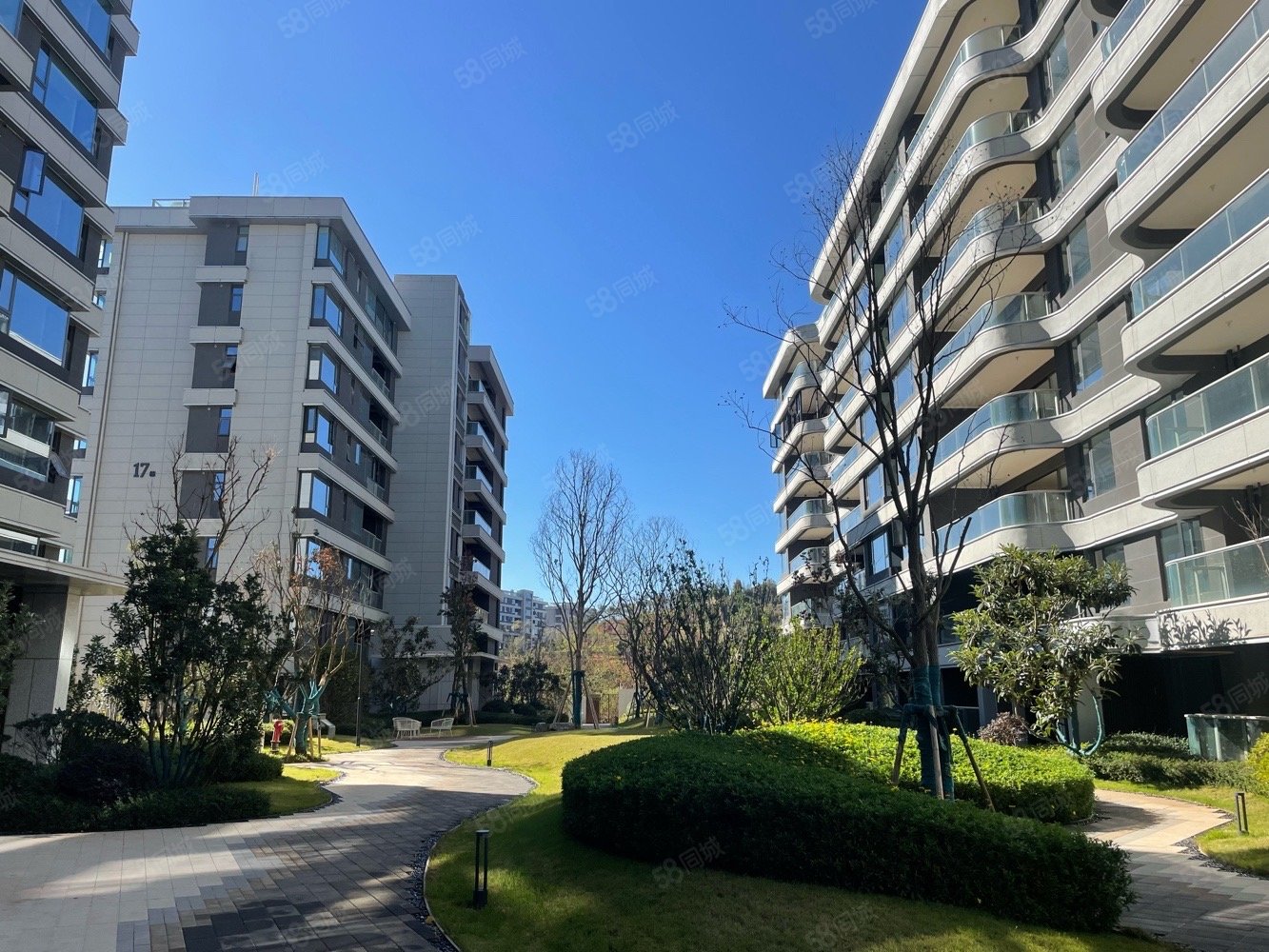 中国铁建山语桃源3室2厅2卫127.64㎡南北117万