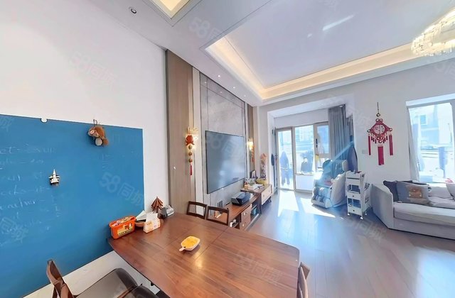 日月光伯爵湾(一期)4室2厅165.7㎡830万二手房图片