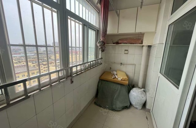 馨苑小区 电梯房 精装三居室 随时看房 单价8000