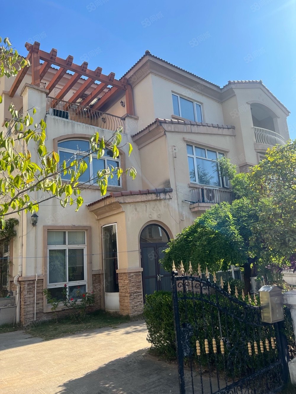 碧桂园如山湖城5室2厅4卫241㎡南120万