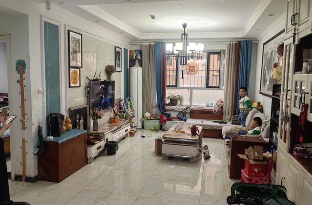 万达南 海源丽都 一楼带院 三室双卫 带车位 储 看房方便