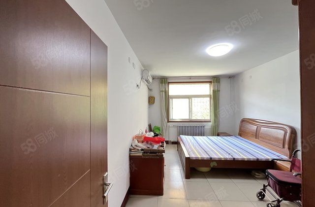 公园东门  萃苑小区  一楼边户  看房方便