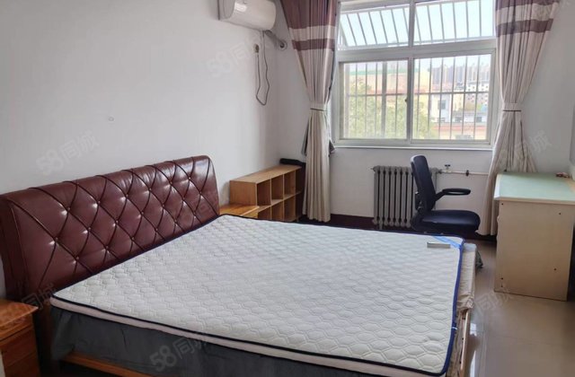 文轩总校书  ，距离很近，停车方便小区较新，南北通透可隔三室