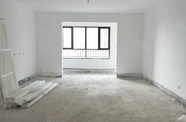 中央帝景 人民公园附近 大平层 送储藏室 东昌路六中大润发旁