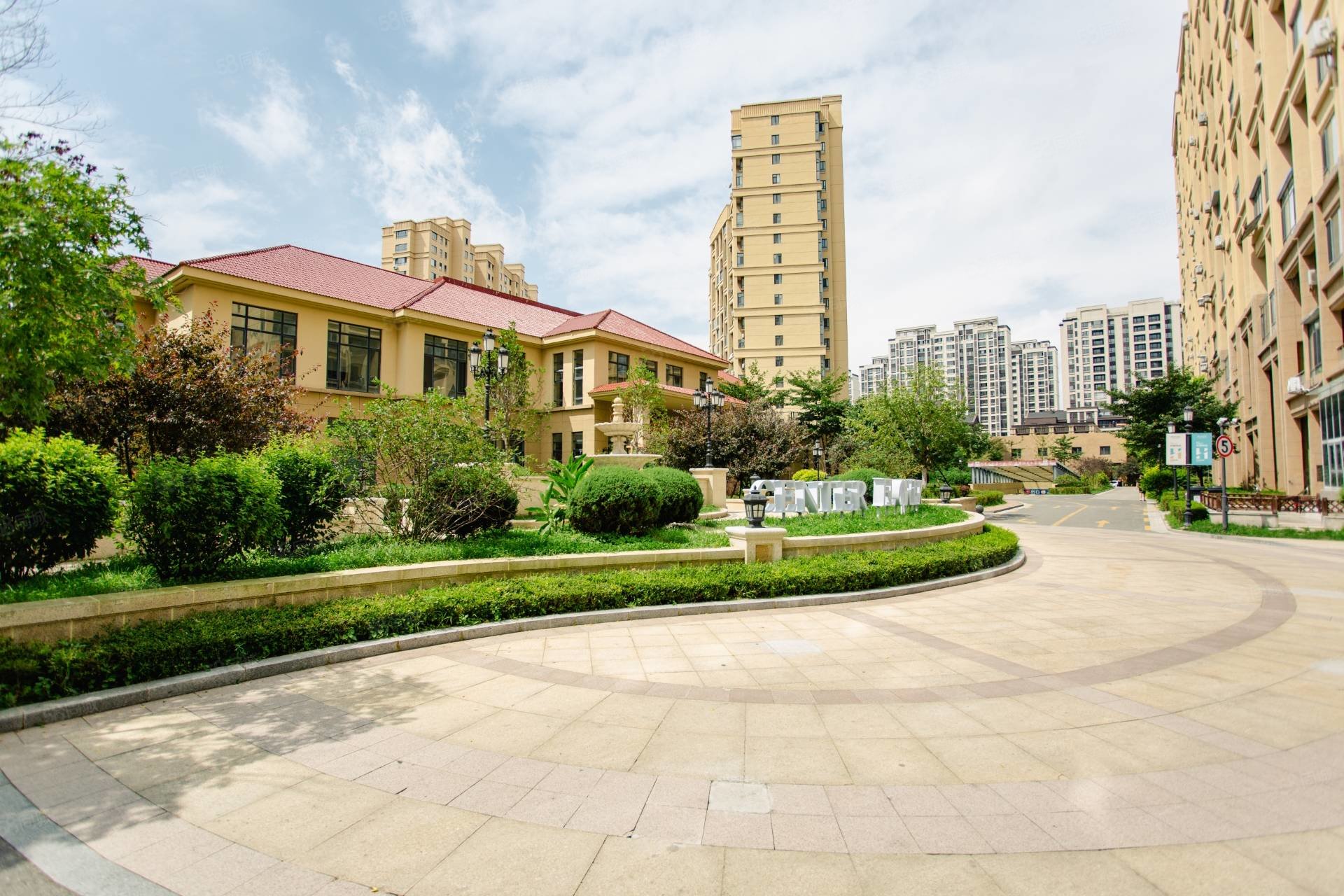 急售新区中央花城100加18房间阳光好548w