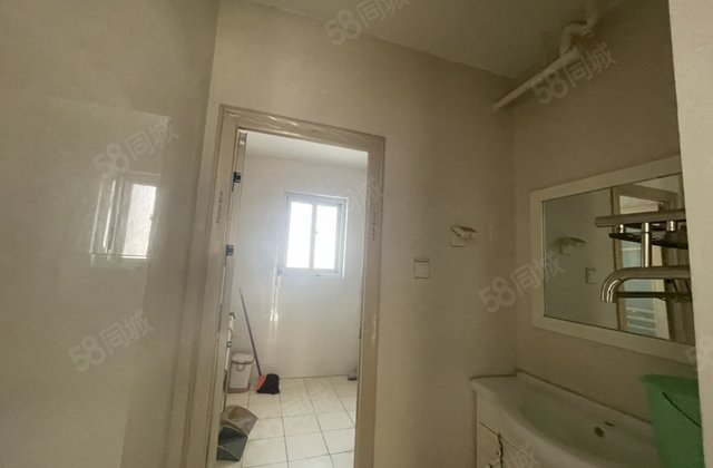 急售 93.8萬 万达北五中水城信合花苑6千左右 三室朝阳