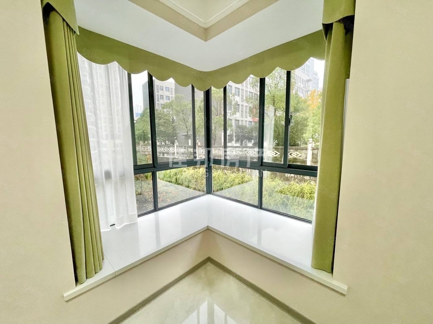 电信佳苑3室2厅2卫126㎡南北83.8万