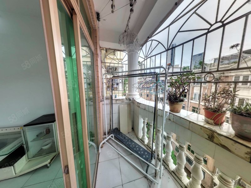 麒麟花园4室2厅11000万