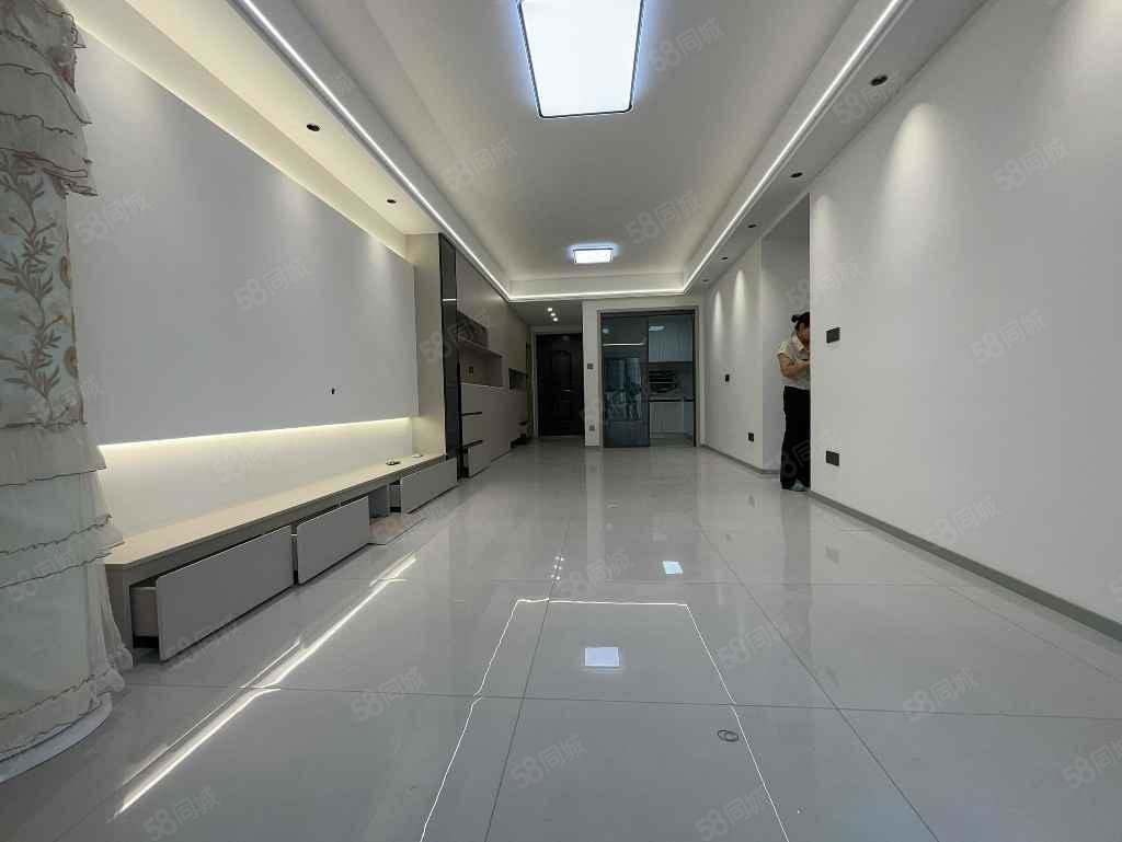 应城市碧桂园云玺3室2厅2卫107㎡南68.8万