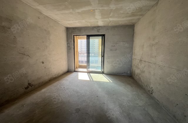 润达壹号广场3室2厅120㎡49.5万二手房图片