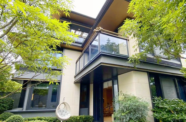 中海右岸(一期)3室2厅112㎡144.8万二手房图片