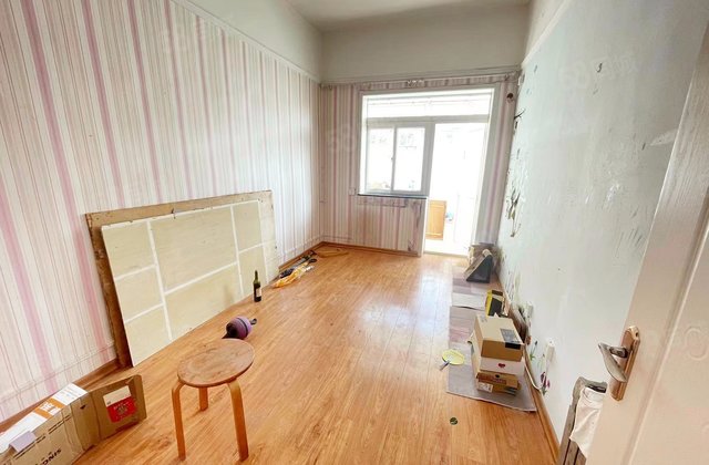 南迎祥路1-49号小区3室1厅69.74㎡75万二手房图片