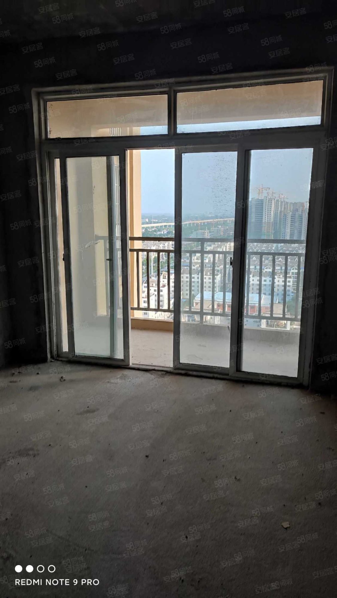 杉杉国际城3室2厅1卫101㎡南43万