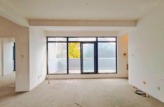 依云镇4室2厅144.98㎡188万二手房图片