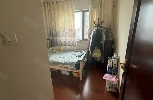 文轩本部 精装三室带车位 免大税 看房方便