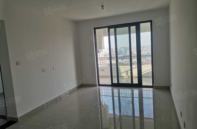 低于市场价急售 有钥匙 刚需三居   方便，交通便利可按揭