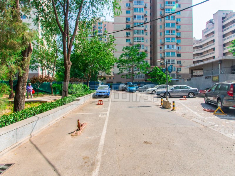 椿樹園奧運(yùn)社區(qū)2室1廳1衛(wèi)68㎡西南688萬