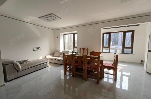 孔雀城大学里三期3室2厅129.42㎡130万二手房图片