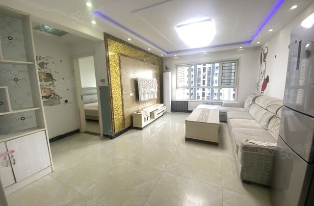 阿尔卡迪亚 精装修带车位储藏室 三室 拎包入住 紧靠水岸花语