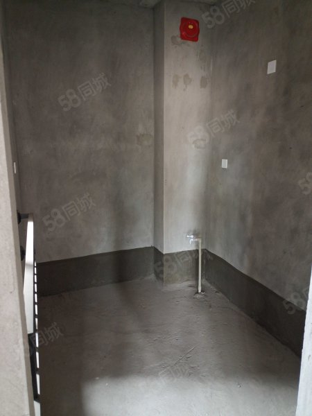 优筑天鹅堡3室2厅2卫103.57㎡南42万