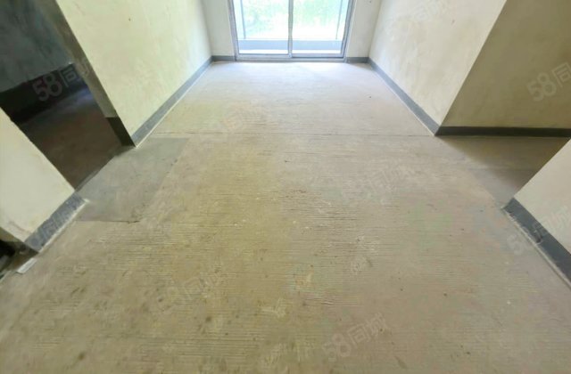 重庆汽车公园首玺(一期)3室2厅88㎡62.6万二手房图片