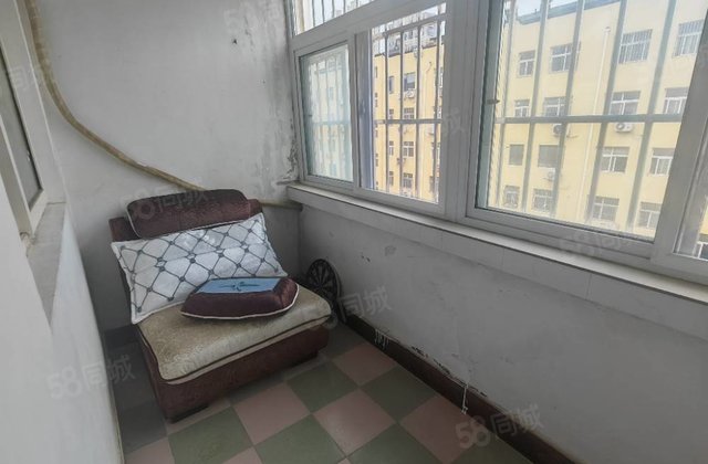 35.8 万 人民公园明星小区两室精装 可按揭 停车方便