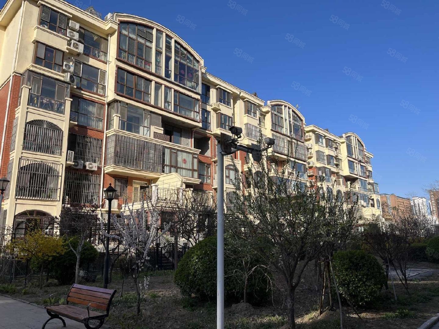 紫御美墅4室3厅2卫274.88㎡南北418万