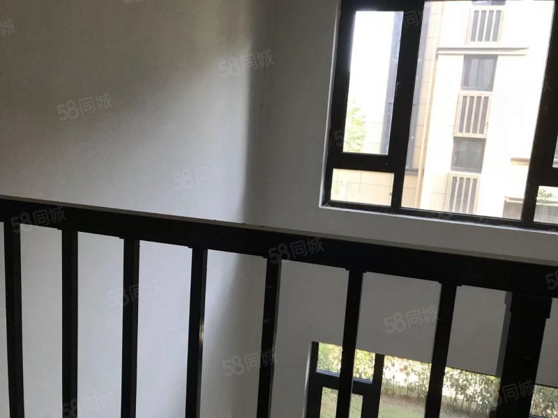 华董城中府(别墅)4室2厅5卫150㎡南210万